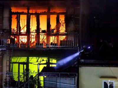 Cháy ở Định Công Hạ: Nhiều người leo mái cứu nạn nhân nhưng bất thành
