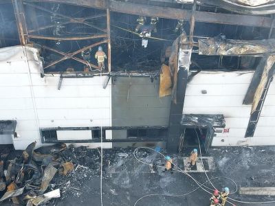 Nhân chứng mô tả vụ cháy nhà máy pin ở Hàn Quốc như 'bom rơi đạn lạc'