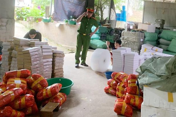 Bắc Giang: Phát hiện số lượng lớn hàng hóa nhập lậu
