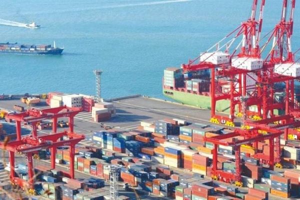 Ngành Hải quan hỗ trợ và khơi thông dòng chảy hàng hóa xuất nhập khẩu