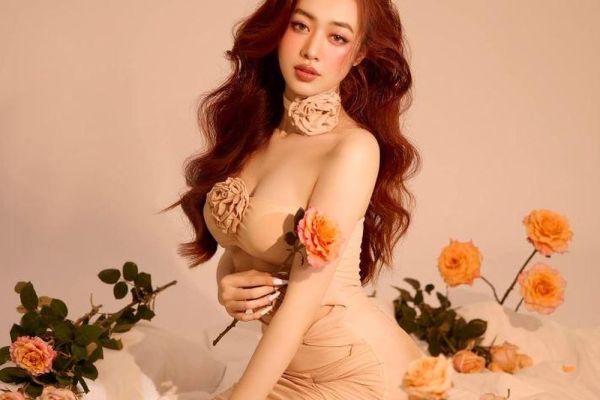 'Ngây ngất' khi ngắm body của hot girl Quảng Ninh