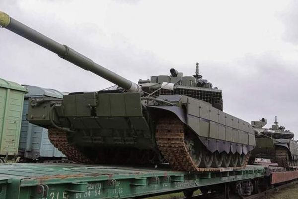 Video gửi loạt xe tăng T-90M trong thời điểm nóng