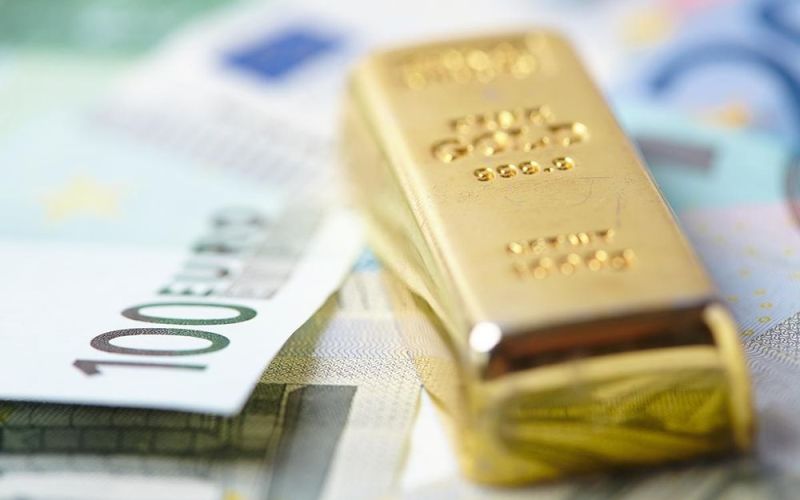 Giá vàng hôm nay ngày 12/2: Vàng trong nước cao hơn thế giới gần 18,5 triệu đồng/lượng