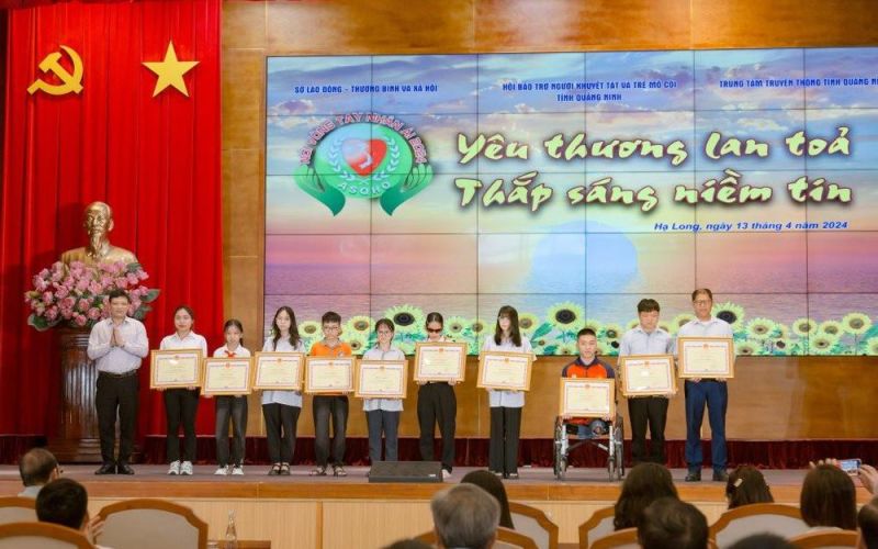 Quảng Ninh: Tiếp nhận hơn 8,6 tỷ đồng ủng hộ người khuyết tật và trẻ mồ côi