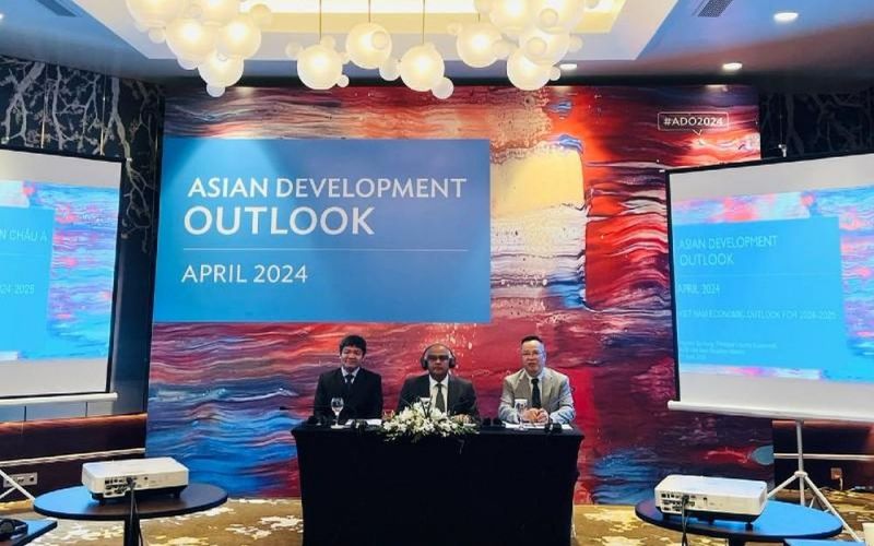 ADB: Kinh tế Việt Nam 2024 'vừa lạc quan, vừa thận trọng'