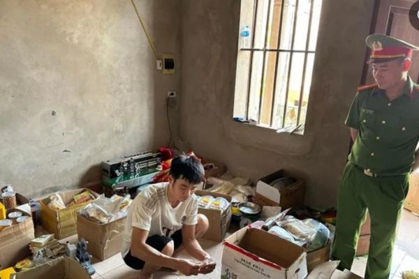 Bắc Giang: phát hiện hàng nghìn gói thực phẩm 'nhái' nhãn hiệu, không rõ xuất xứ