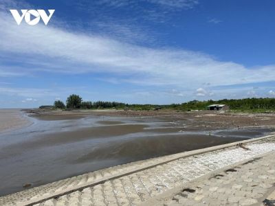 Bến Tre đầu tư 300 tỷ đồng xây kè chống sạt lở ven sông, biển