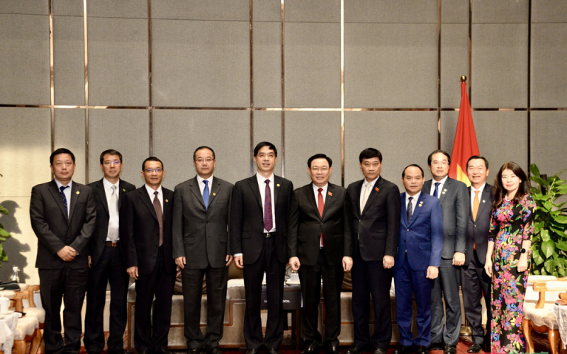 Chủ tịch Quốc hội Vương Đình Huệ: Nâng cao hợp tác kết nối chuỗi giá trị giữa doanh nghiệp Việt Nam - Trung Quốc