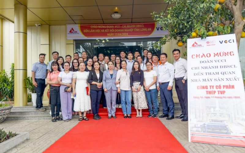 Đại biểu VCCI Chi nhánh Đồng bằng sông Cửu Long và đoàn doanh nghiệp khám phá câu chuyện thành công của Công ty Cổ phần Thép TVP
