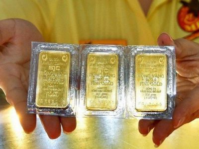 Đề xuất bắt buộc mua bán vàng không dùng tiền mặt