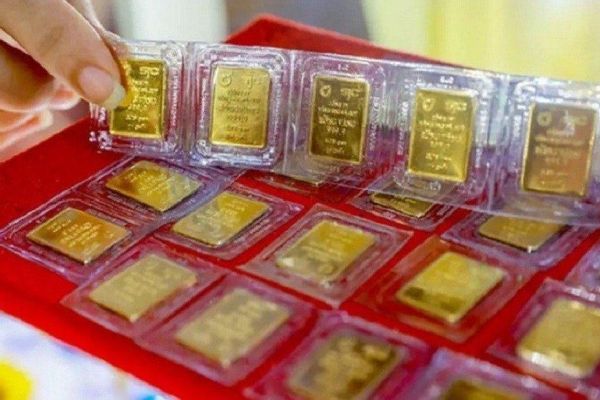 Giá vàng 29/4: Vàng SJC vẫn neo cao trên 85 triệu đồng/lượng