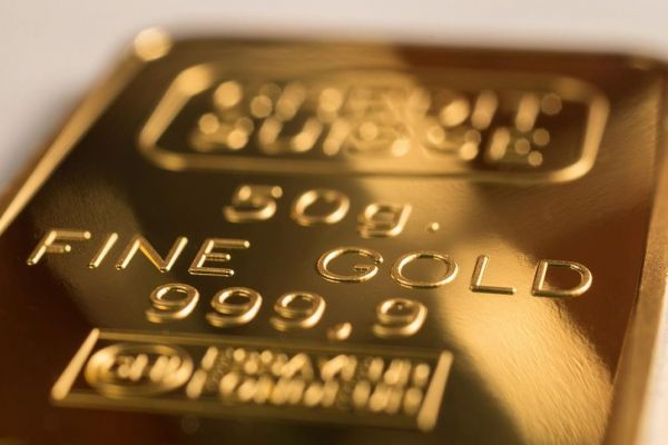 Giá vàng hôm nay ngày 20/4: Vàng trong nước 'đứng nhìn' thế giới tăng vọt
