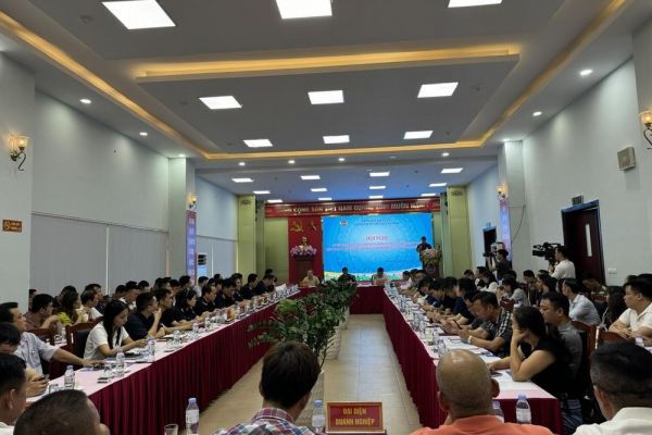 Hải quan Quảng Ninh cùng doanh nghiệp bàn giải pháp thúc đẩy hoạt động xuất nhập khẩu