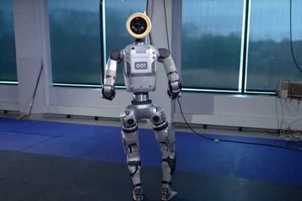 Hãng robot hình người hàng đầu Mỹ tham gia cuộc đua công nghệ chạy bằng điện do Trung Quốc thống trị