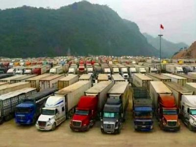 Hơn 100 phương tiện của Việt Nam bị giữ ở Trung Quốc do tranh chấp hợp đồng