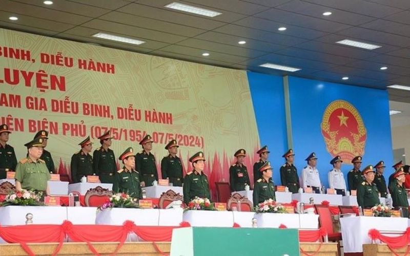 Kiểm tra hợp luyện diễu binh, diễu hành kỷ niệm 70 năm Chiến thắng Điện Biên Phủ