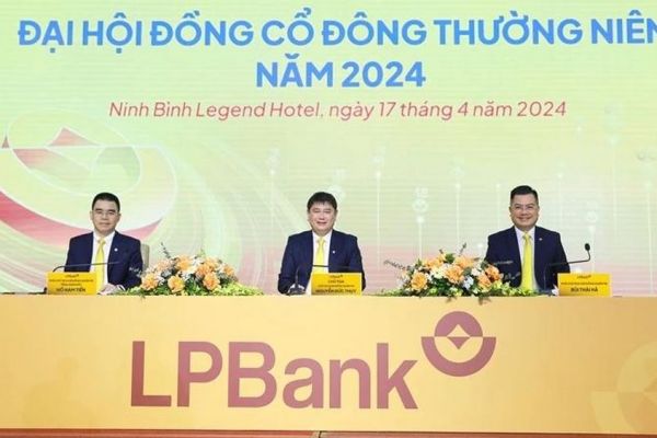 Ngân hàng LPBank (LPB): Dự kiến không chia cổ tức 3 năm tới, chốt đổi tên thành 'Lộc Phát'