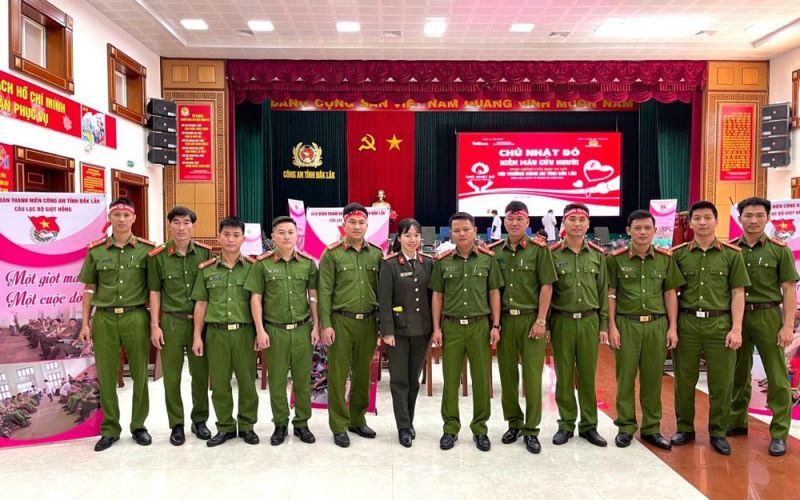 Nữ đại úy công an và bí thư Huyện Đoàn ở Đắk Lắk được nhận Giải thưởng Lý Tự Trọng