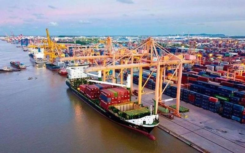 Sản lượng hàng hóa qua cảng biển tăng trưởng mạnh