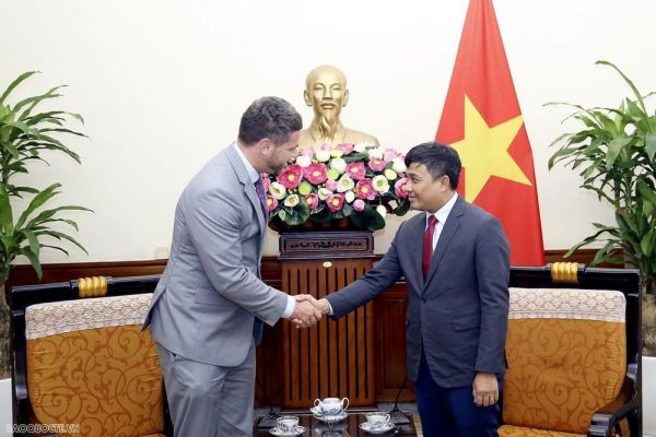 Thứ trưởng Thường trực Bộ Ngoại giao Nguyễn Minh Vũ tiếp Chủ tịch EuroCham