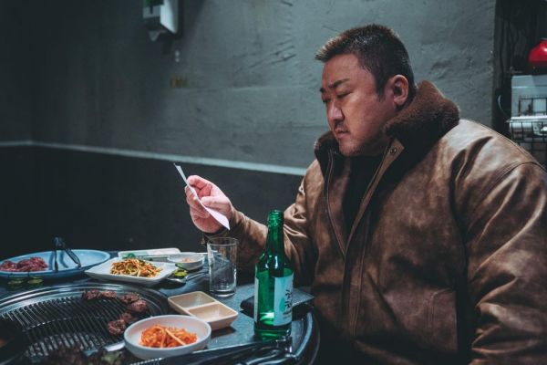 Vì sao bom tấn của chú béo Ma Dong Seok ăn khách đến thế?