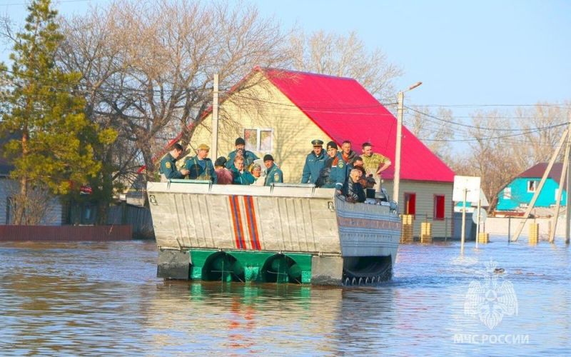Vỡ đập ở Nga: Hàng nghìn ngôi nhà bị nhấn chìm, chính quyền dự báo xấu