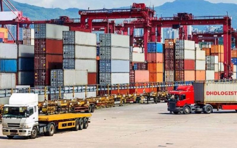Xuất khẩu suy giảm trong tháng 4, thặng dư thương mại vẫn đạt trên 8 tỷ USD